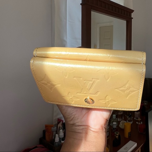 Authenticated Louis Vuitton monogram vernis wallet - LV wallet - Designer wallet - Picture 11 of 17